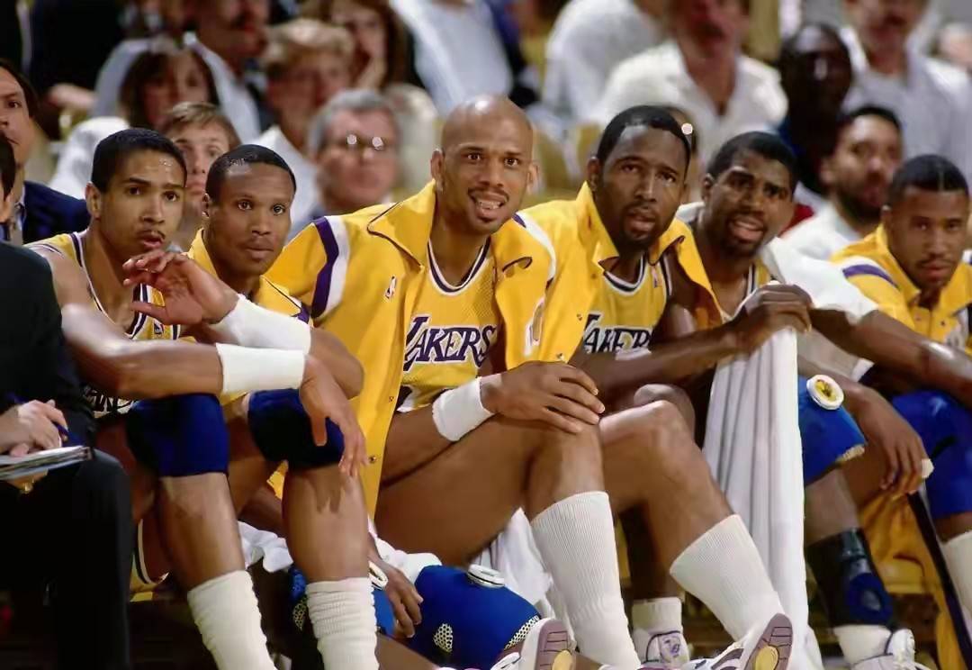 TA：并不能说意大利缺少天才，而是缺少培育球员的土壤（TA：意大利不乏天才，匮乏的是孕育球员的土壤）