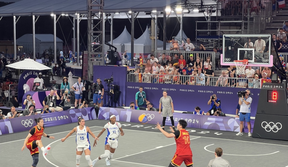 德科：梅西短暂回归？这不可能；还没和莱万谈续约的事（德科：梅西不可能短期回归；与莱万的续约谈判尚未启动）