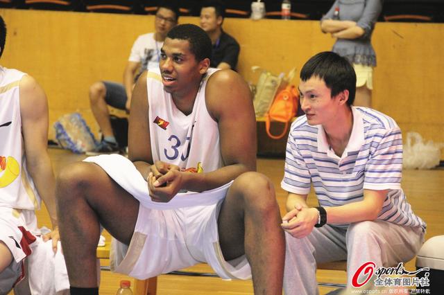 继C罗之后，姆巴佩是第二位单一自然年为皇马进球53+的球员（姆巴佩继C罗之后，成为皇马自然年进球53+的第二人）