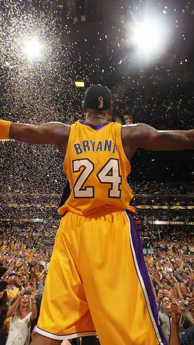 非洲杯再次爆发争议判罚，引球迷不满（非洲杯争议判罚再度上演，球迷不满升级）