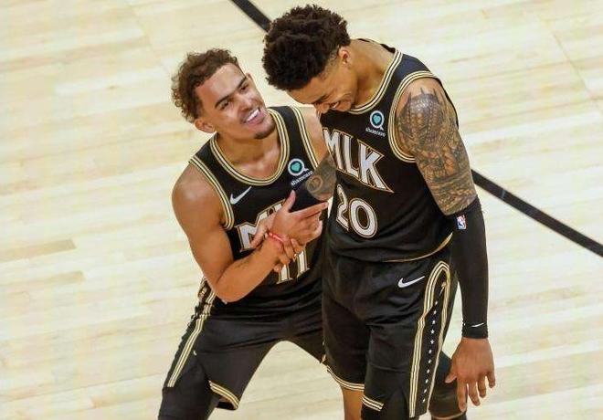 每体：莱万首选与巴萨续约，但也已开始研究其它联赛的报价（每体：莱万续约巴萨为先，已着手考虑其他联赛的报价）