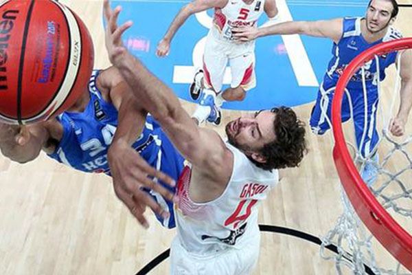 恰20：尼科-帕斯？他进步了很多很有前途，但我不关注对手（恰20谈尼科-帕斯：进步明显、前景光明，但我只专注自己）