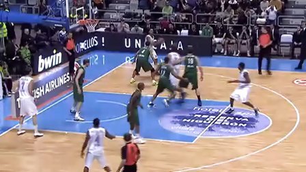 未满21岁意甲赛季至少前15场打进5球，伊尔迪兹比肩皮耶罗（未满21岁便在意甲前15轮打入5球，伊尔迪兹追平皮耶罗）