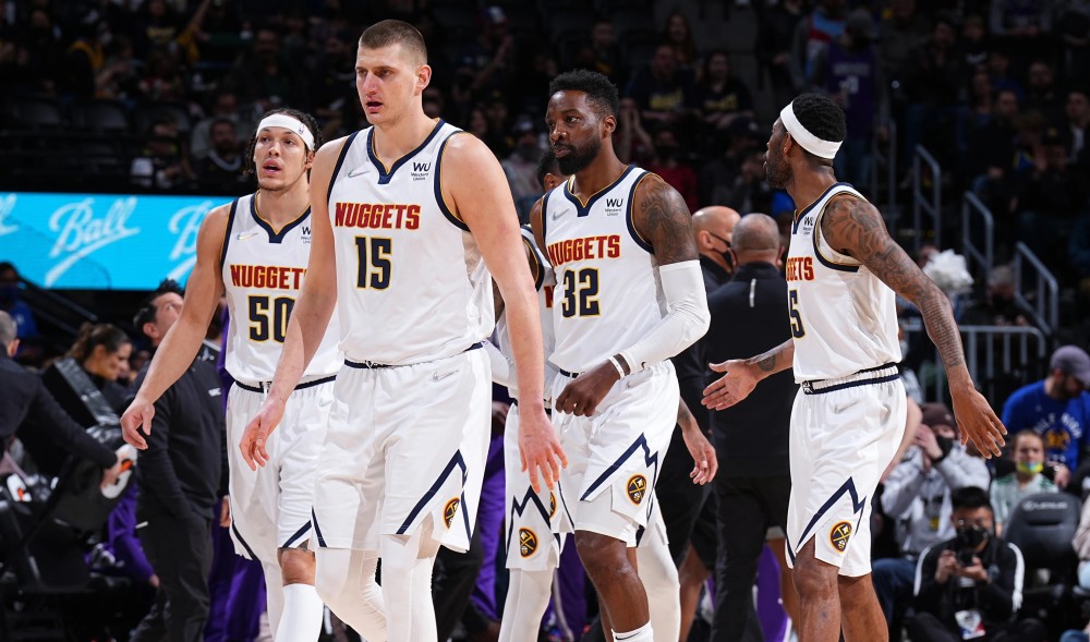 媒体人：山西男篮下午登上了前往杭州飞机，准备12日揭幕战（媒体人：山西男篮今日下午飞赴杭州，备战12日揭幕战）