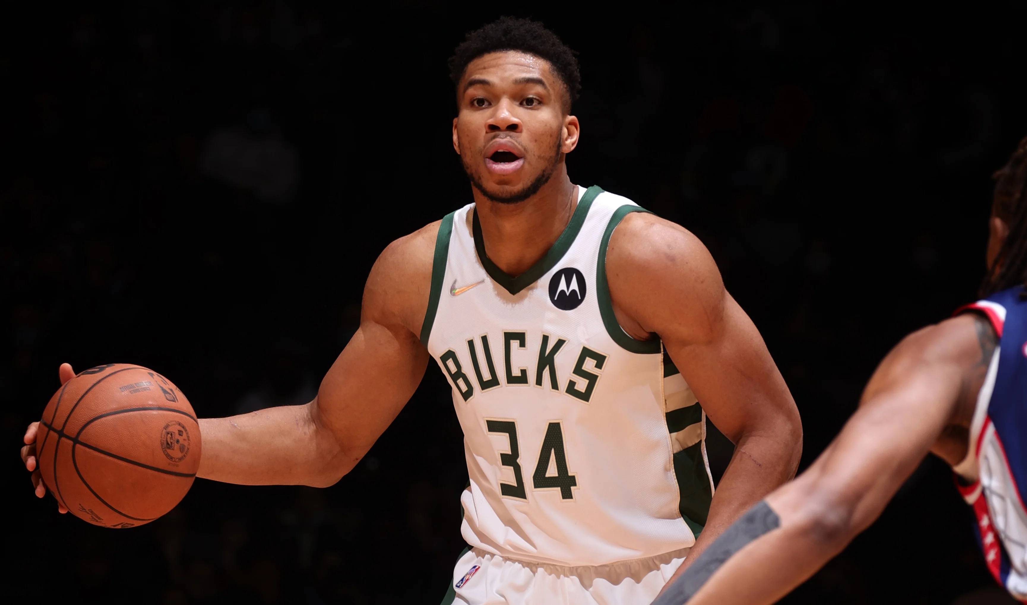 记者：丘库埃梅卡本人很想回到多特，但后者对其伤病史有顾虑（记者：丘库埃梅卡盼重返多特，多特担心其伤病史）