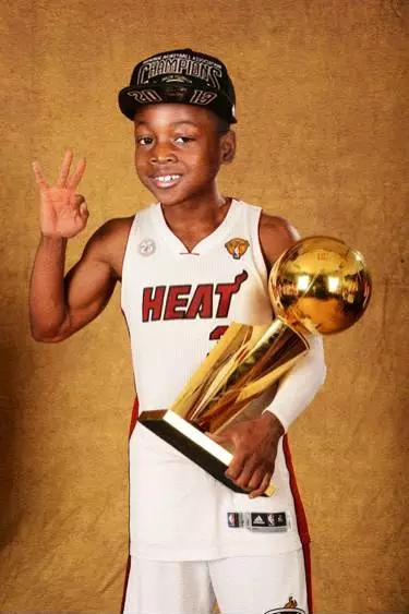 篮网遭遇伤病侵袭 波特因伤缺战76人 萨拉夫复出在即（篮网陷入伤病潮：波特缺席对阵76人，萨拉夫复出在望）