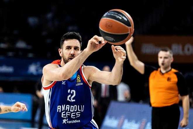 狼堡官方：前拜仁首席球探施维格勒出任俱乐部体育总监（沃尔夫斯堡官宣：前拜仁首席球探施维格勒担任俱乐部体育总监）